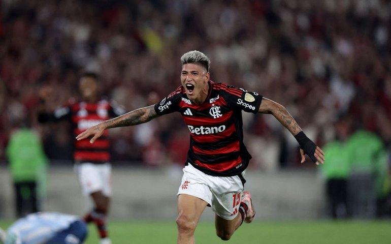 Carrascal decide e Flamengo fica em vantagem na semi da Libertadores