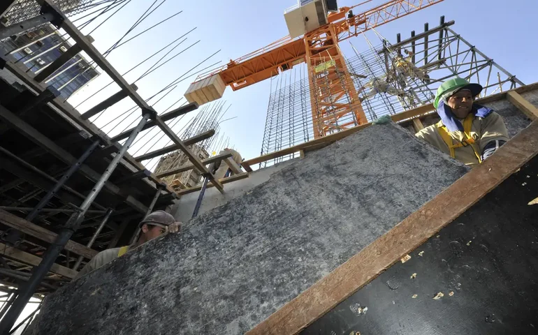 Alta em mão de obra e material pressiona inflação da construção no IGP-10 de setembro