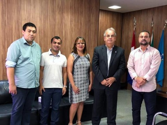 TCE/AL: presidente Otávio Lessa recebe visita do Prefeito de Maribondo