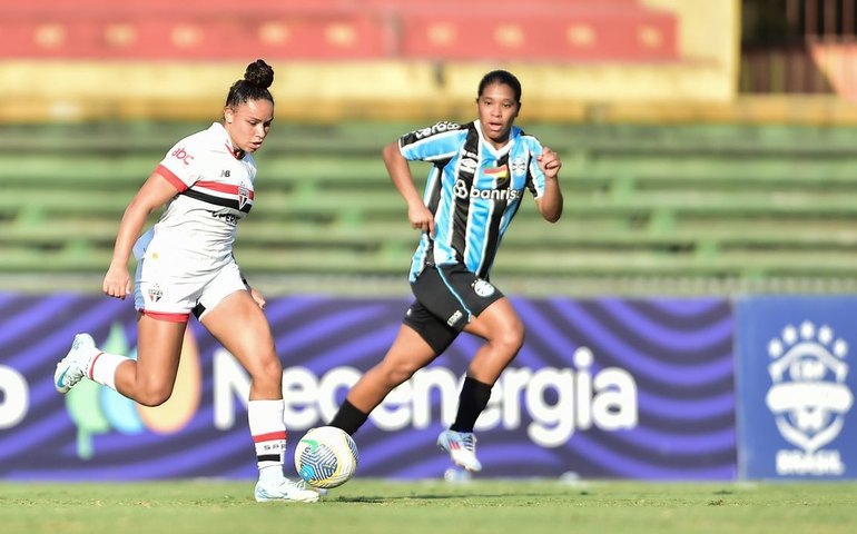 São Paulo empata com Grêmio e chega à semi do Brasileiro Feminino