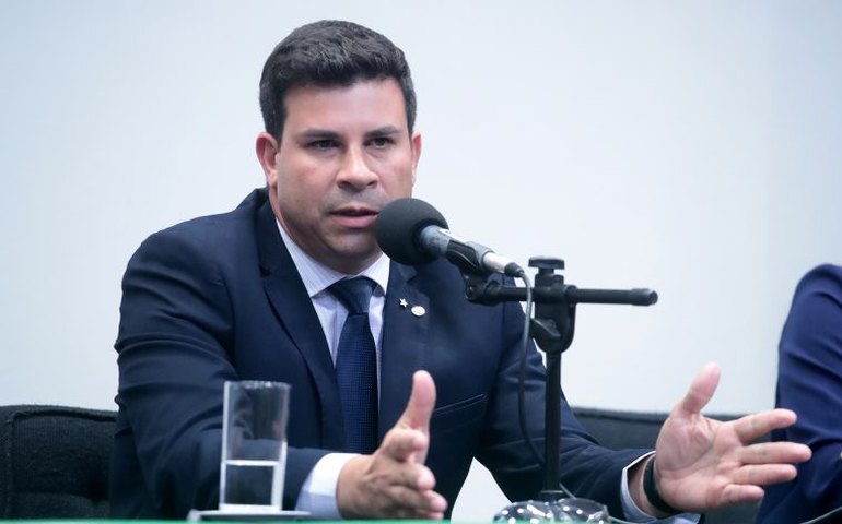 Deputado defende ampliar direitos de agentes de saúde e de combate a endemias