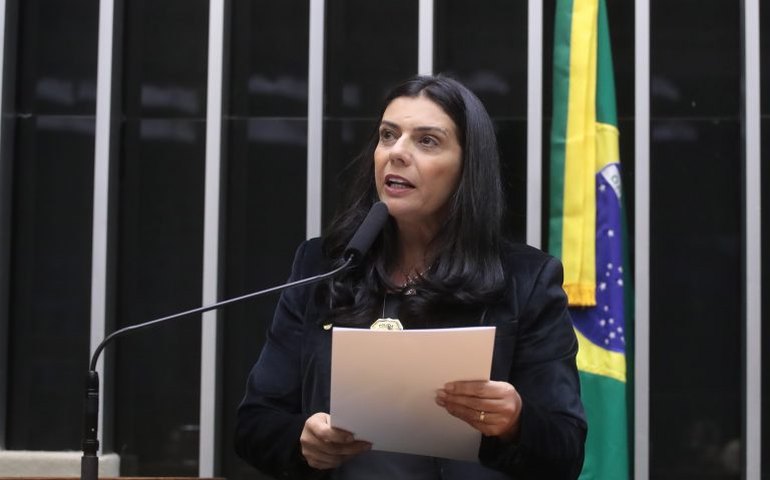 Comissão aprova prioridade para gestante vítima de violência sexual na realização de exames