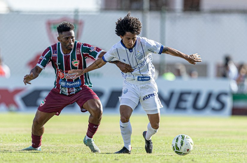 Com gol de pênalti, CSA vence CSE por 1 a 0 e segue na vice-liderança