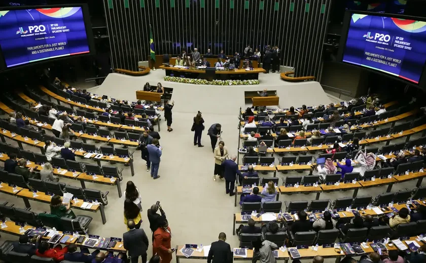 Cúpula dos parlamentos do G20 debate combate à desigualdade de gênero