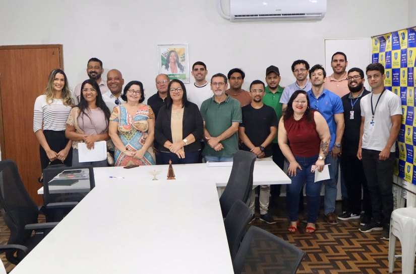 Secretarias municipais de Palmeira participam de reunião com representantes do IBGE
