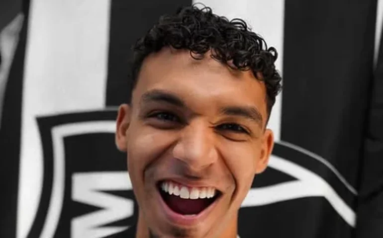 Ex-Flamengo, meia Victor Hugo é anunciado pelo Atlético-MG