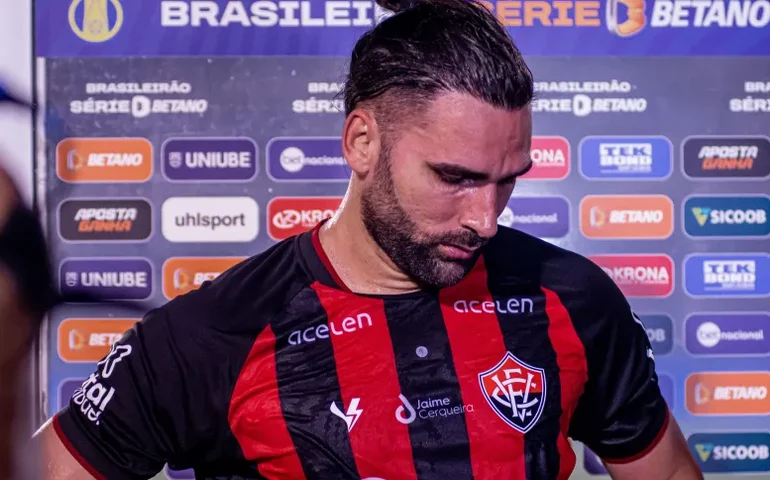 Léo Gamalho agradece apoio após passar por cirurgia de câncer de pele: 'Estou bem'
