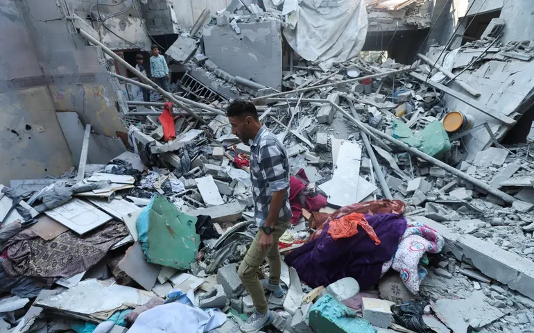 Novos bombardeios israelenses deixam dezenas de mortos em Gaza após críticas dos EUA