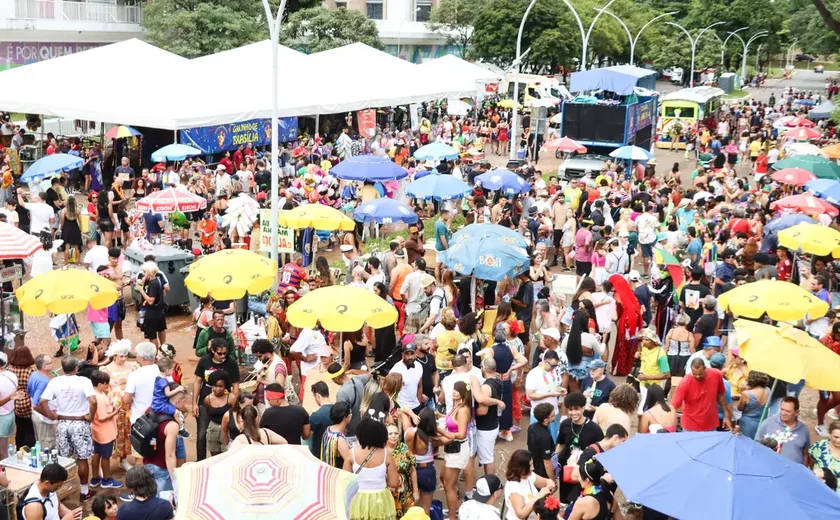 Blocos oficiais dão a largada para o carnaval de rua do Rio de Janeiro