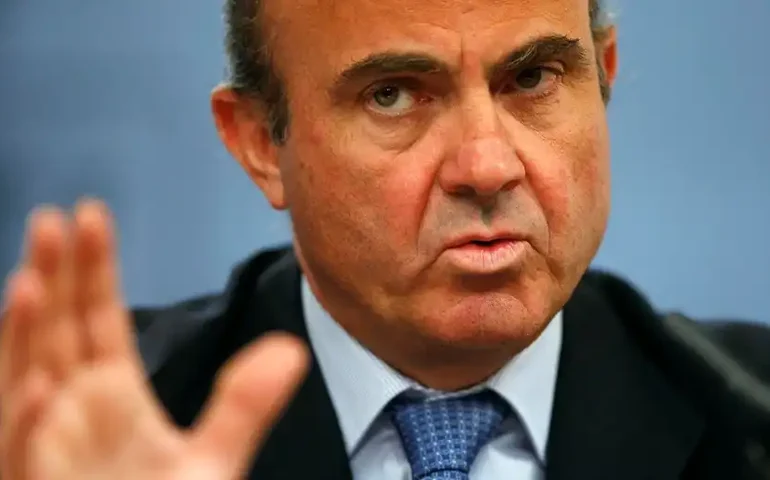 Guindos, do BCE, ameniza crise de bancos no exterior, mas admite riscos