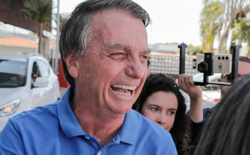 Paraná Pesquisas: Bolsonaro lidera contra Lula e Michelle empata dentro da margem de erro