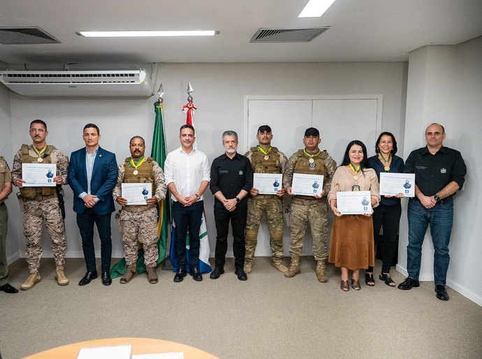 Governador homenageia 17 agentes da Segurança Pública com a Medalha do Mérito da República Marechal Deodoro da Fonseca