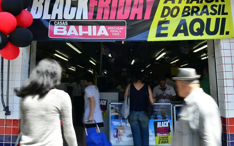 Um em cada três cariocas planeja gastar mais de R$ 1.000 na Black Friday