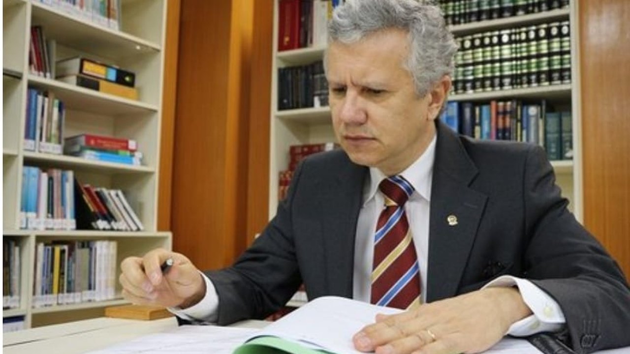 Ministério Público deve fiscalizar gastos exorbitantes em shows