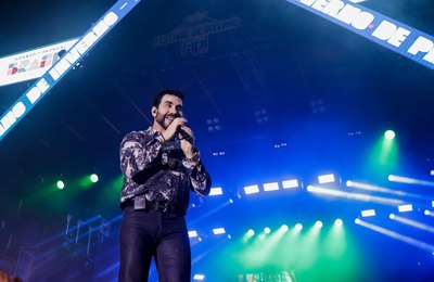Show católico com Padre Fábio de Melo reúne centenas de fiéis no Festival de Inverno de Palmeira