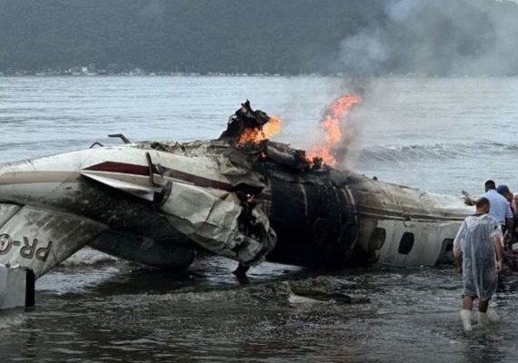 Avião de pequeno porte cai em Ubatuba, no litoral de SP; duas pessoas morreram