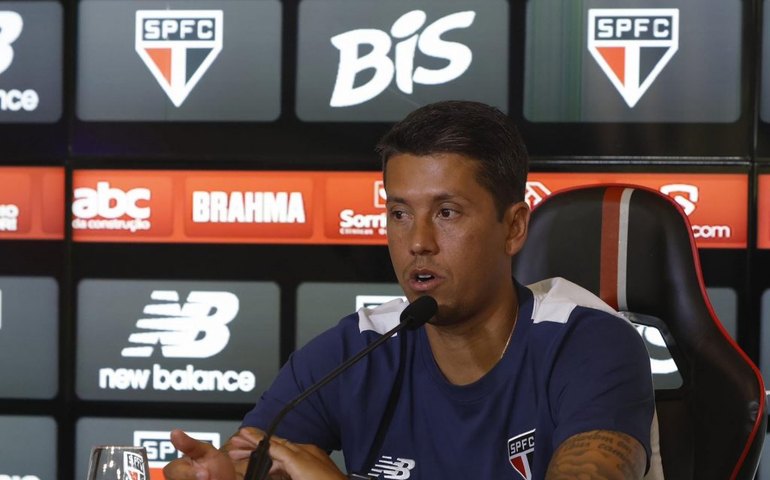 Carpini exalta fim de tabu e pede pé no chão: 'Próximo passo é o mais importante'