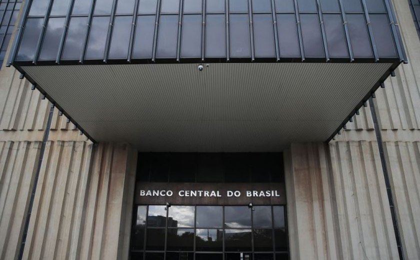 Mediana de IPCA 2025 permanece em 4,85%, revela Focus, acima do teto da meta