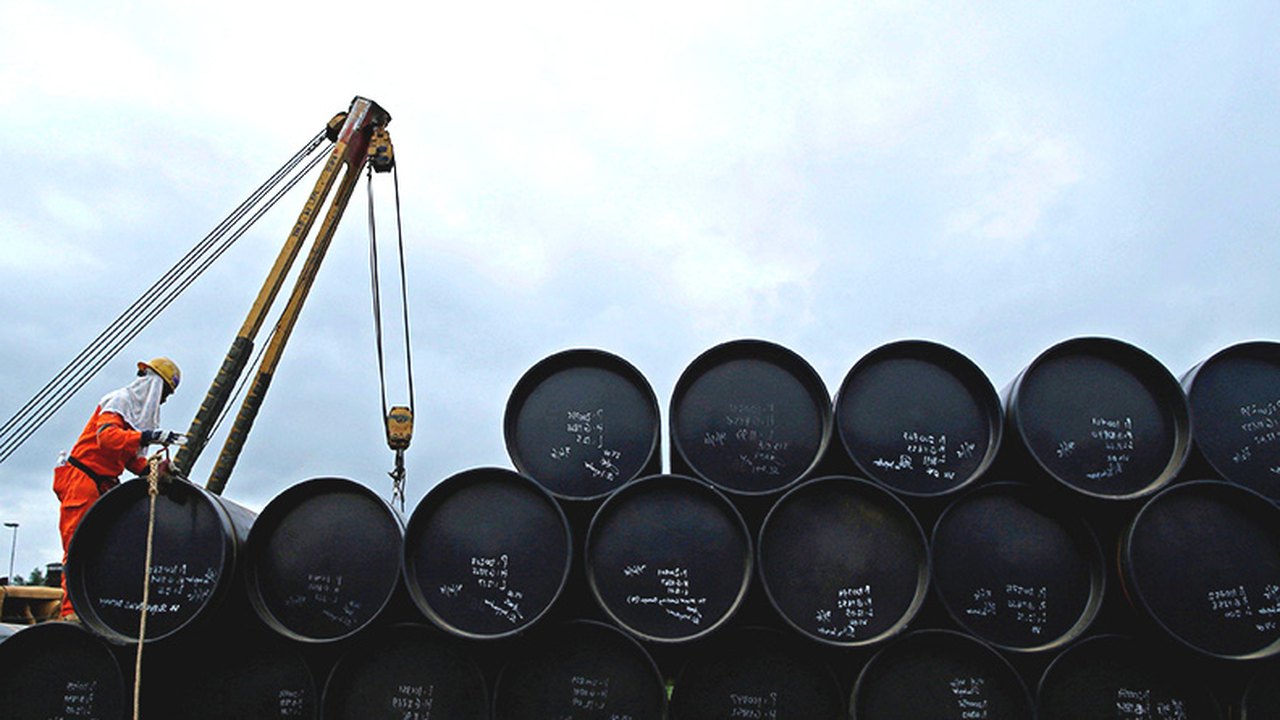 Nos EUA, DoE corta previsão para crescimento do consumo global de petróleo