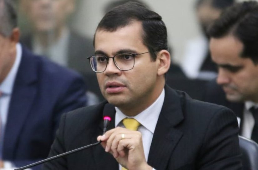 Gilvan Barros Filho solicita construção de passarela sobre rodovia em Arapiraca