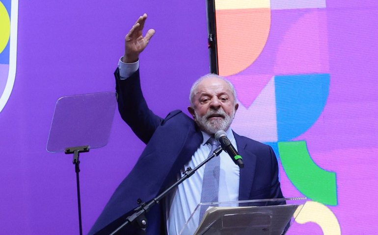 Em conferência, Lula diz que autoritarismo teme as mulheres