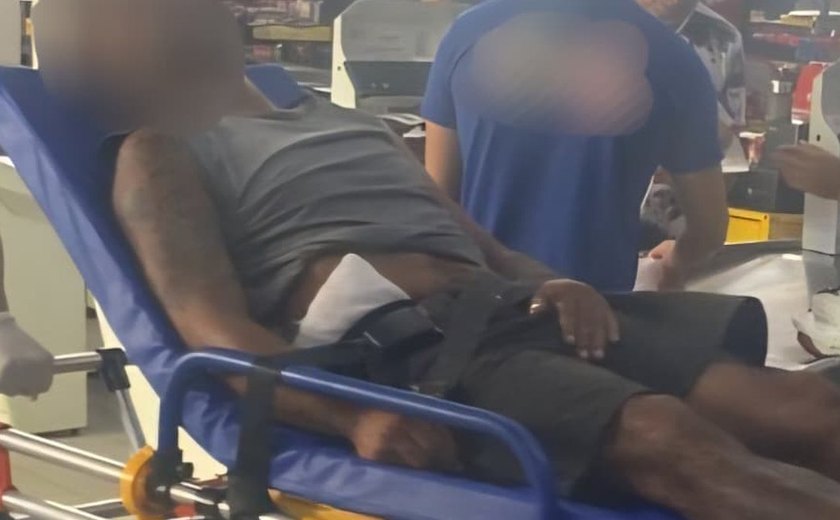 Homem é esfaqueado em frente a supermercado no Centro de Arapiraca