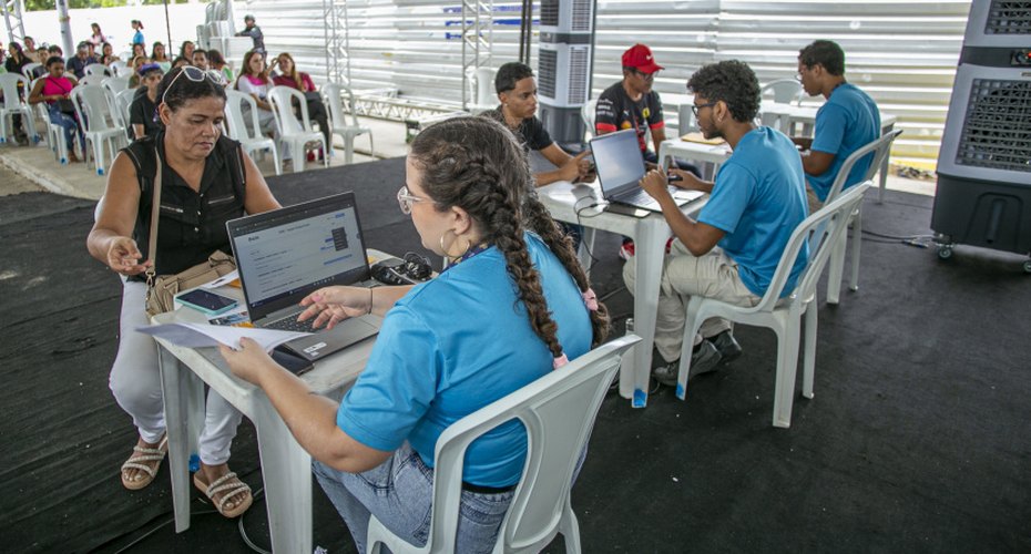11º Emprega Maceió atrai público no Benedito Bentes com 100 fichas diárias