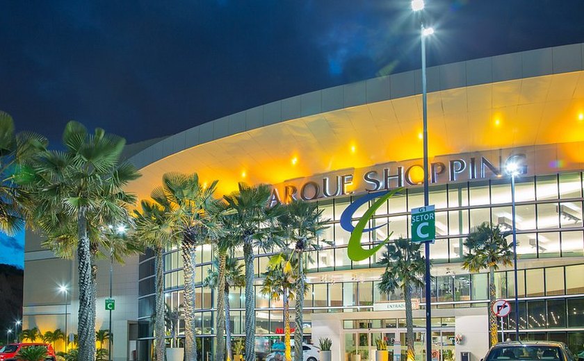 Feriado de 1º de janeiro altera funcionamento do comércio e serviços em Maceió