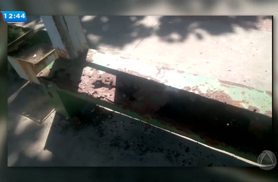 Ponto de ônibus Atalaia
