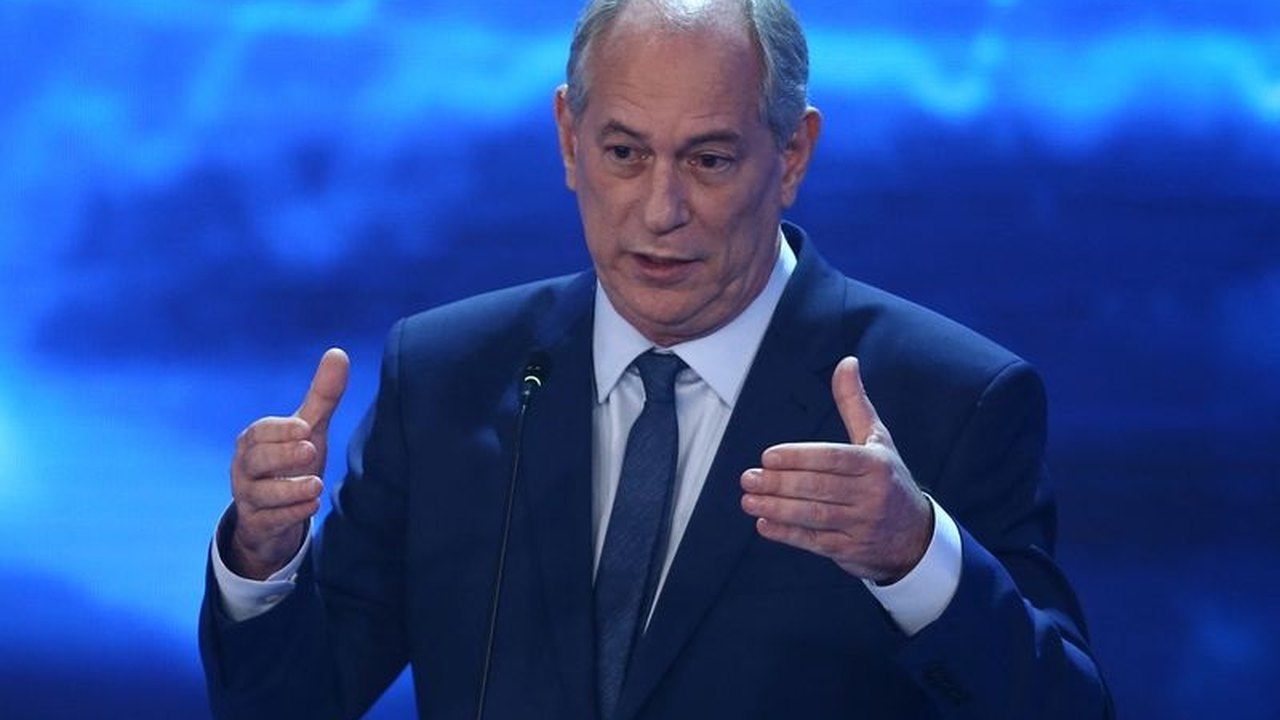 Ciro volta a criticar voto útil, por eleitor que tem que votar ‘entre corruptos’