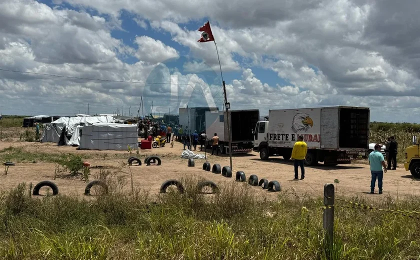 Reintegração de posse desocupa área do MST na zona rural de Arapiraca; 75 famílias foram retiradas