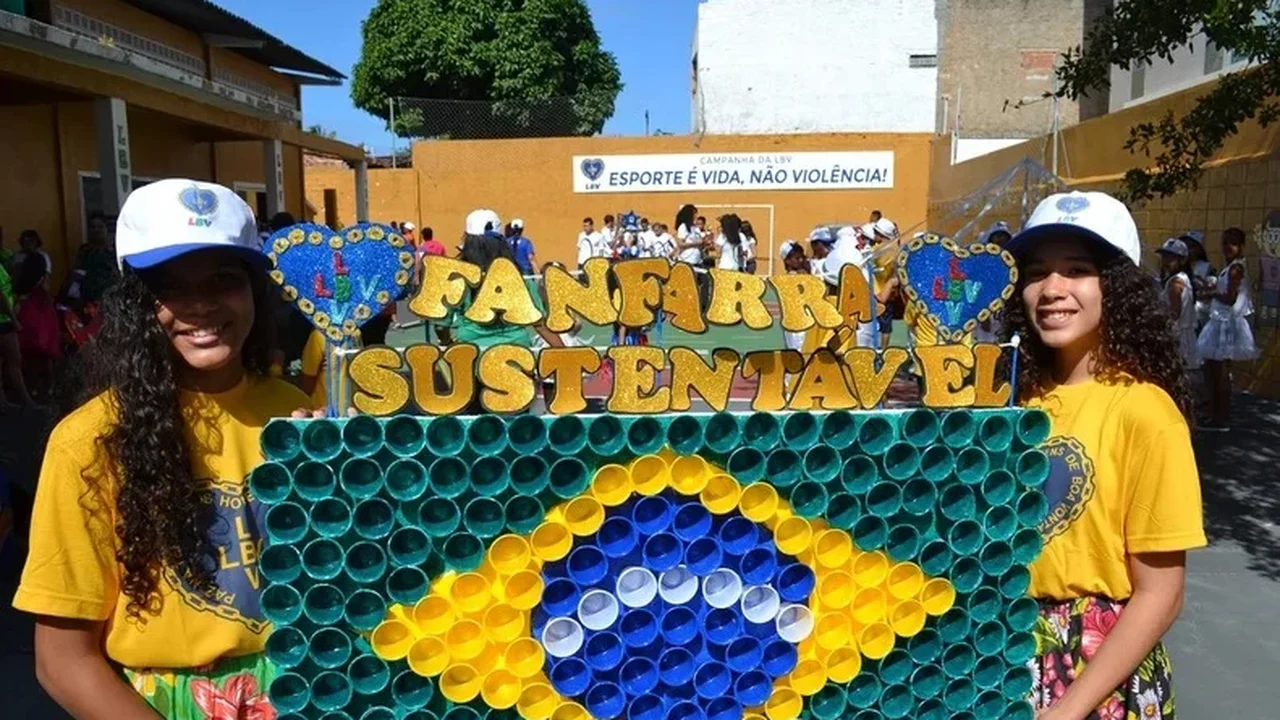 LBV celebra ato cívico com mensagem de paz entre crianças, adolescentes, idosos e famílias