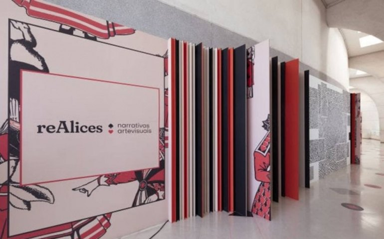 Exposição &#8216;reAlices&#8217; é inspirada em &#8216;Alice no País das Maravilhas&#8217;