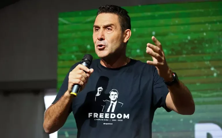 General antigay deixa Liga e funda novo partido na Itália