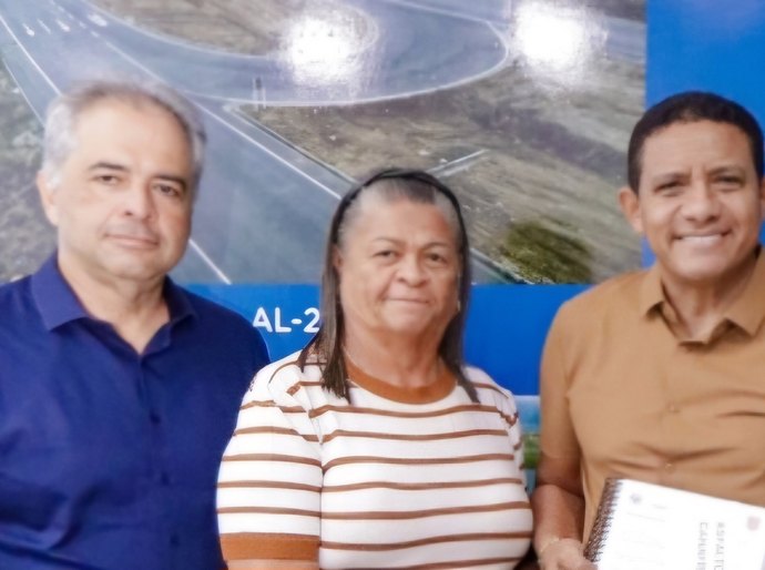 Tia Júlia, Júlio Cezar e Sílvio Camelo emplacam Alagoas de Ponta a Ponta para comunidades rurais