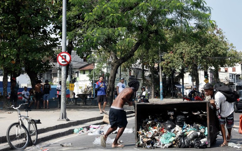 RJ mapeia mais de 13 mil barricadas e lança programa para remoção em comunidades