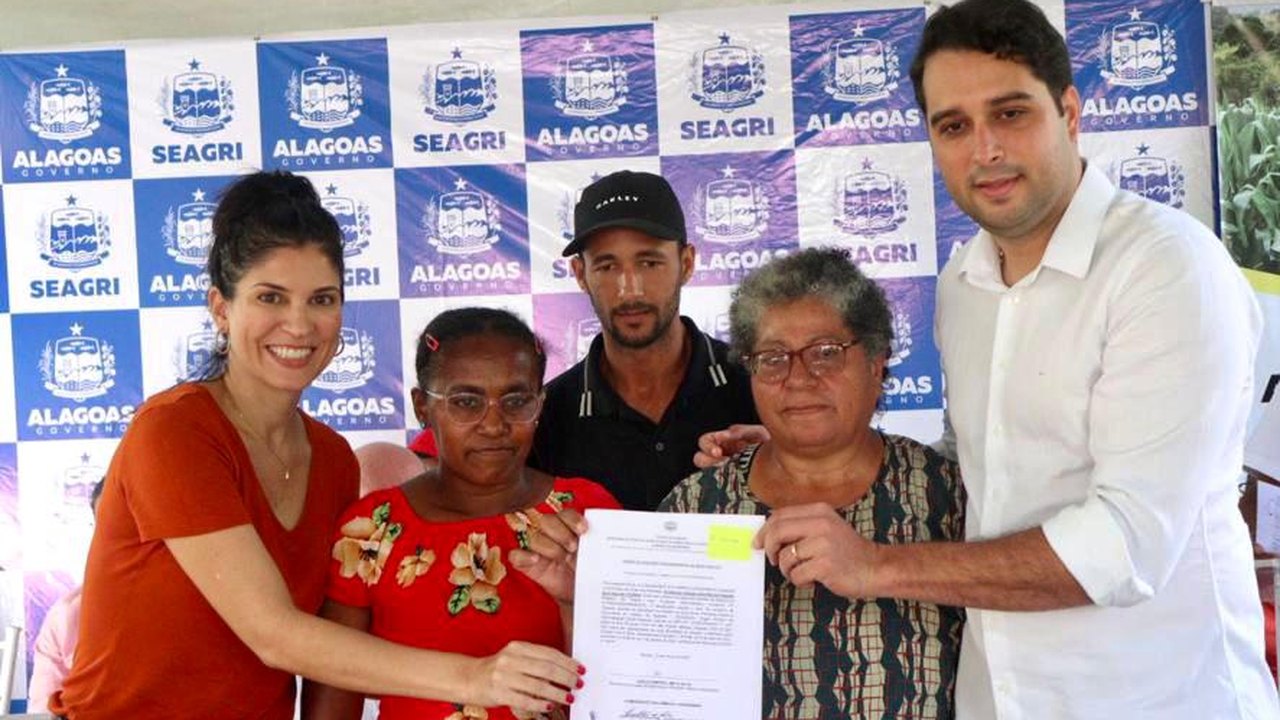 Em parceria com a SEAGRI, Prefeitura de Santana do Mundaú entrega kits de irrigação à comunidades quilombolas