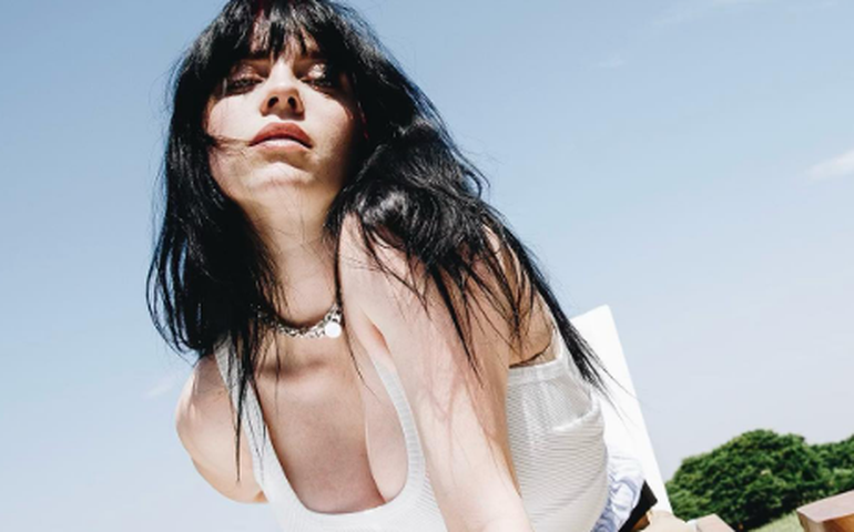 Billie Eilish domina o American Music Awards 2025