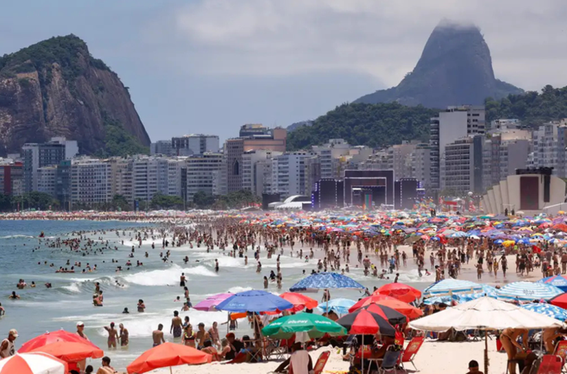 Brasil alcança 70% da meta anual de turistas internacionais nos cinco primeiros meses de 2025