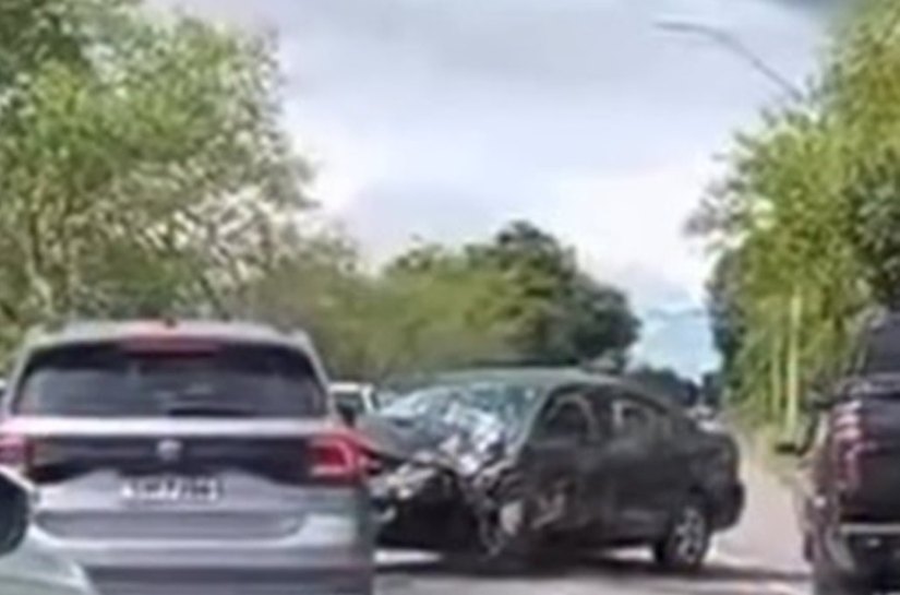 Colisão frontal deixa três pessoas feridas na BR-316, em Pilar