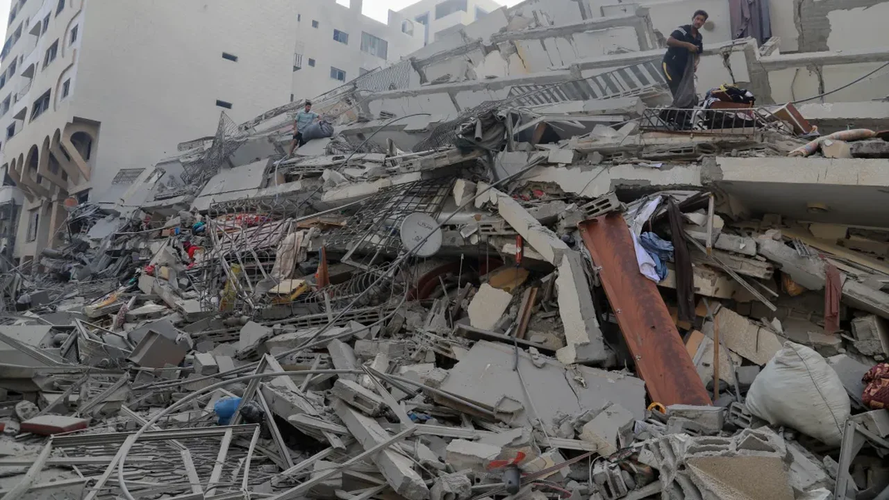 Israel e Hezbollah trocam ataques e aumentam risco de guerra regional