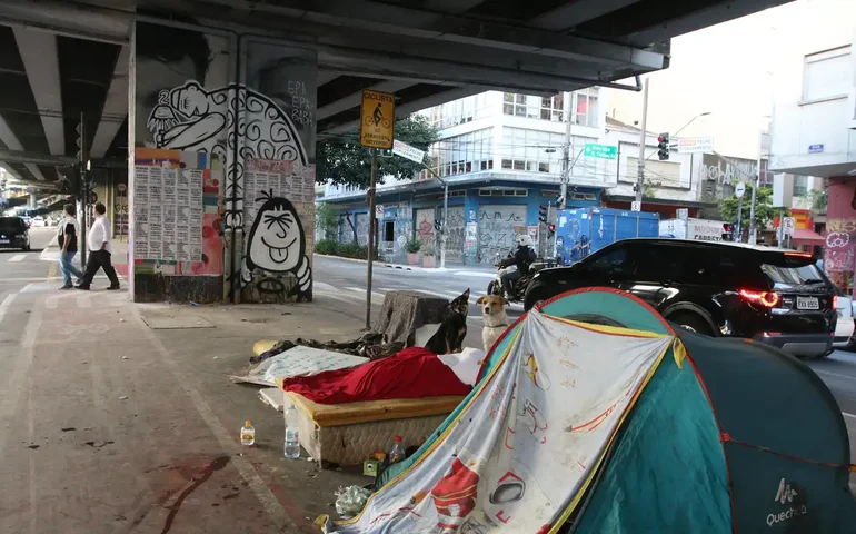 Estudo expõe alta de moradores de rua pelo País; veja como estão SP e outras capitais