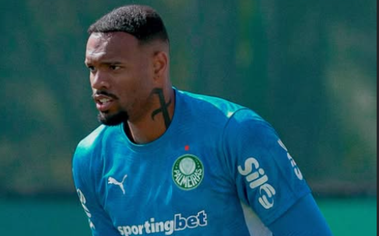 Carlos Miguel sofre mais gols no Palmeiras do que início no Corinthians em meio à crise da zaga