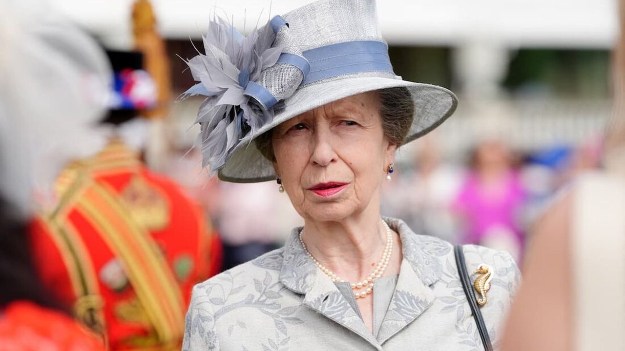 Princesa Anne 'está bem' após acidente com cavalo, diz seu marido