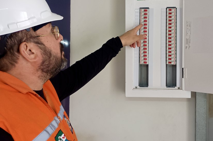 Defesa Civil reforça importância da manutenção elétrica para evitar incêndios residenciais