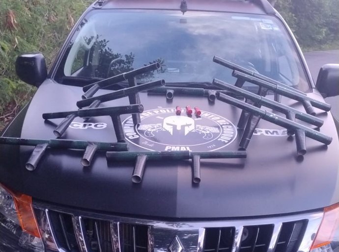 Operação Desarme: Polícia Militar apreende armas artesanais e munições em área de mata no Pontal da Barra