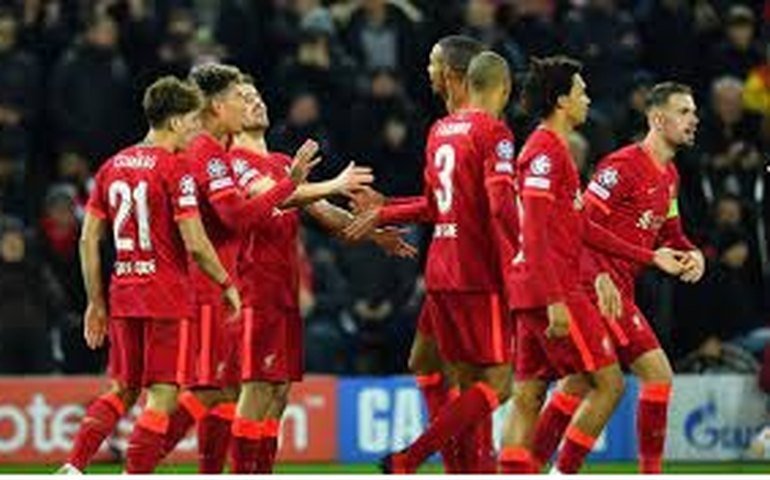Liverpool vence Brentford em dia de vaias à Coroa e recordes de Salah