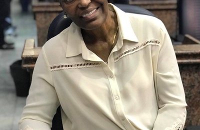 No dia do médico, Fátima Santiago reforça importância do combate e prevenção do câncer de mama       
