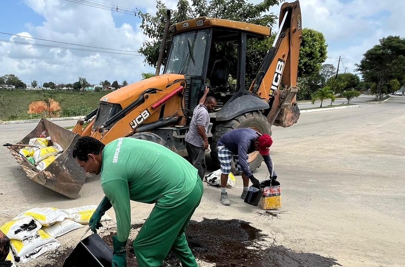 Prefeitura de Branquinha inicia operação tapa-buracos