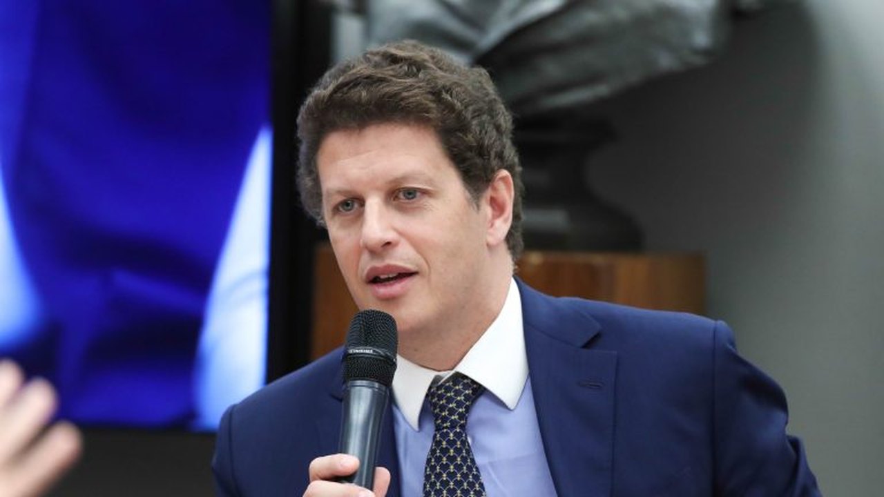 Ricardo Salles critica adversários ao Senado e afirma que PL é subordinado ao Centrão